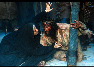 ThePassion.Jesus.Mary.at.Foot.of.the.Cross.jpg